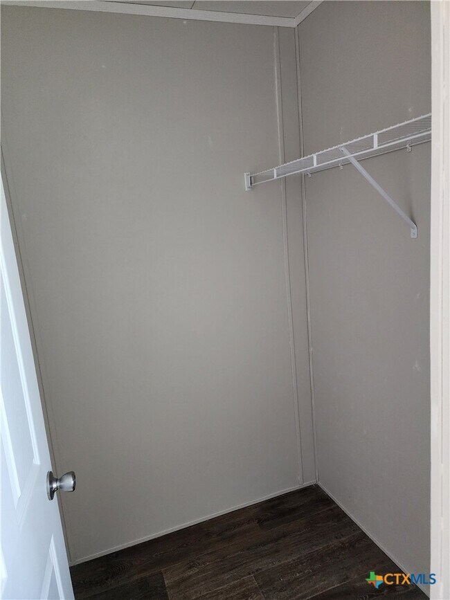 Building Photo - 180 County Rd 2600