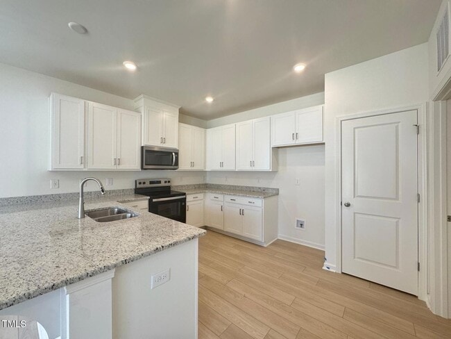 Building Photo - 701 Kerry Cattle Dr