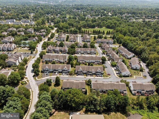 Building Photo - 722 Gilbert Pl