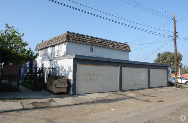 Building Photo - 500 E Dollie St