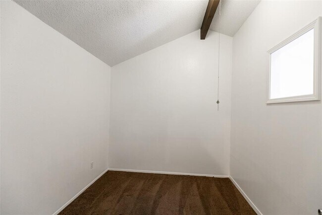 Building Photo - 12232 Bob White Dr