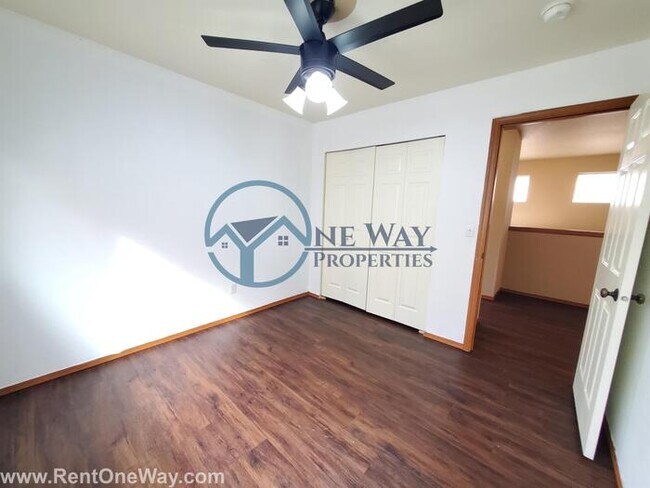 Building Photo - Amazing 3 Bed + 2 bonus rooms in Puyallup!