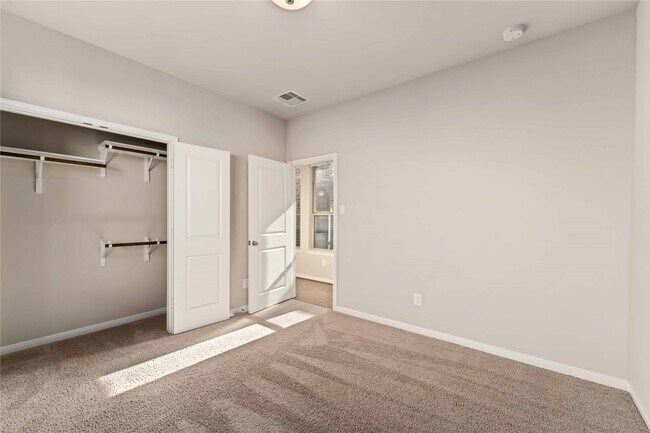 Building Photo - 2947 Hbr Spg Wy
