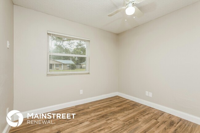 Building Photo - 1567 Lavilla St