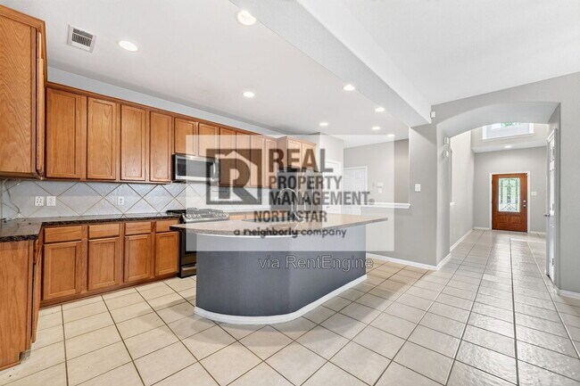 Building Photo - 405 Driftwood Ct