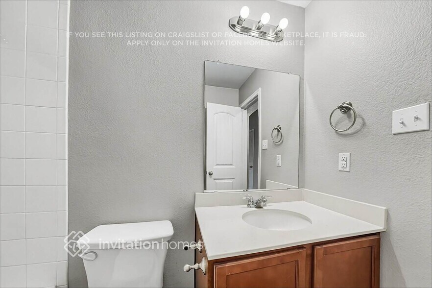 Building Photo - 313 Eastland Ct