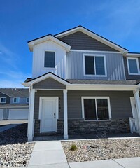 Building Photo - 3 bed, 2.5 bath townhome in Summerfield