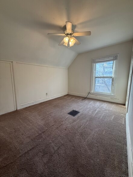 Building Photo - 114 S Blair St