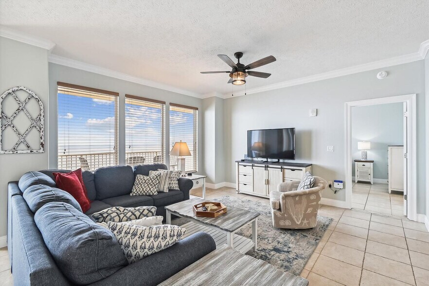 Building Photo - 8715 Surf Dr