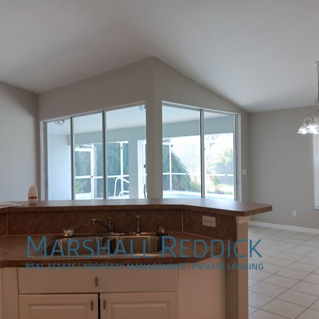 Building Photo - Pool Home 3 Bedroom,with a Den 2 Bath in d...