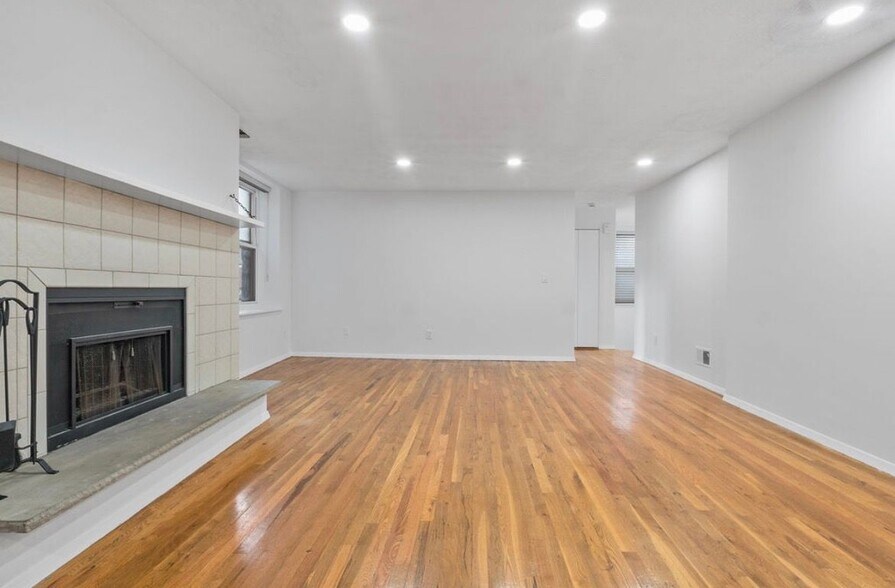 Building Photo - 109 Grand Ave