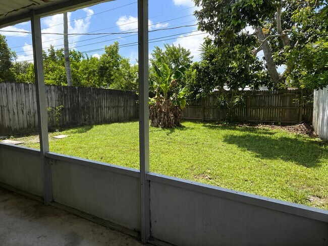 Building Photo - 9440 SW 51st St
