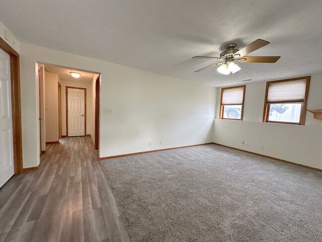 Building Photo - 8621 Lavender Cir