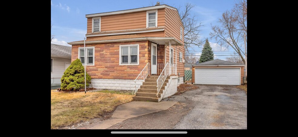 Building Photo - 925 Cherry St