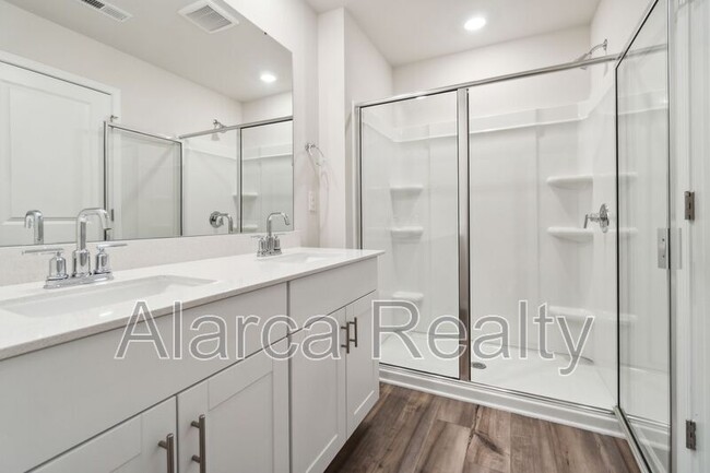 Building Photo - 1033 Plumcrest Dr