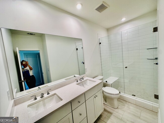 Building Photo - 727 Eloise Wy