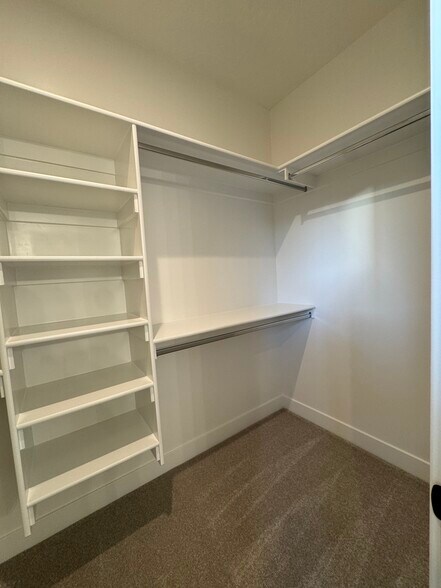 Building Photo - 1603 E Dihedral Dr