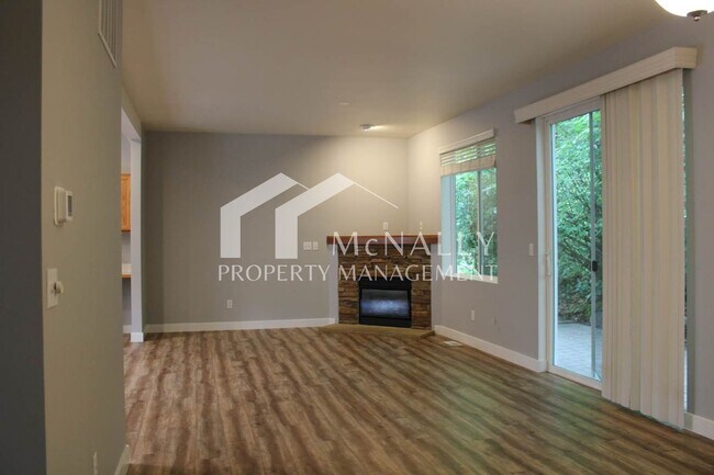 Building Photo - 7403 Larkspur Ct