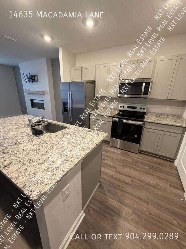 Building Photo - 14635 Macadamia Ln