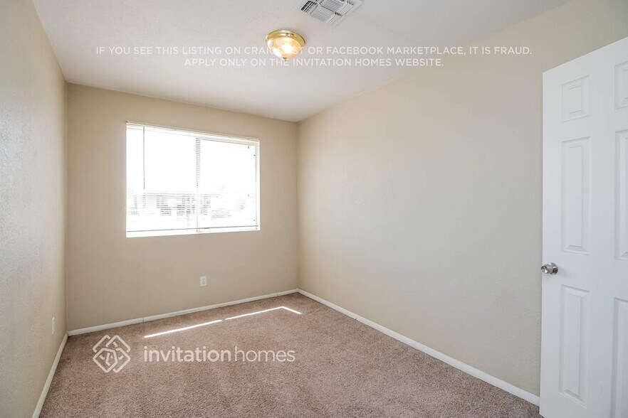 Building Photo - 6808 W Windsor Ave