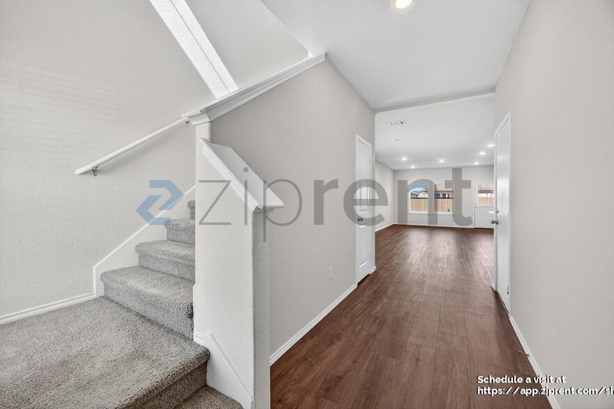 Building Photo - 2885 Wolfcreek