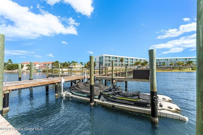Building Photo - 225 Strand Dr