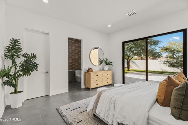 Building Photo - 5156 N 45th Pl