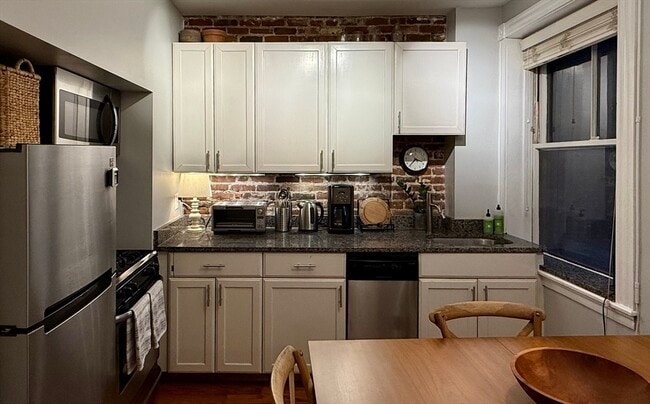 Building Photo - 59 Myrtle St