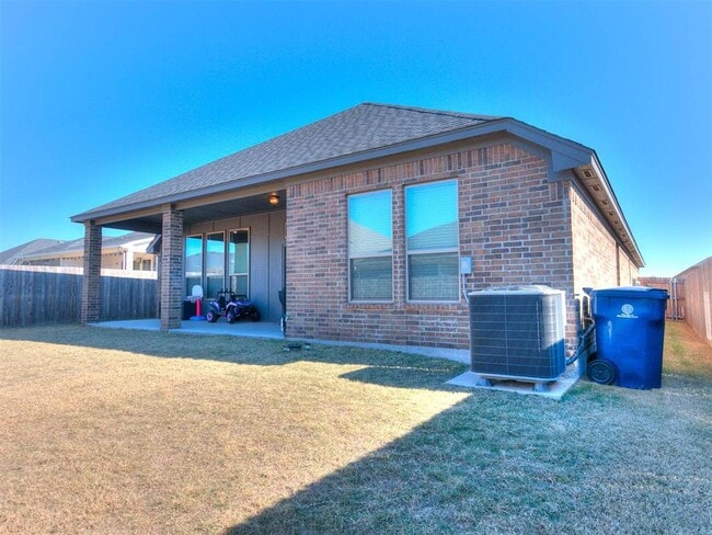 Building Photo - 16125 Buffalo Dr