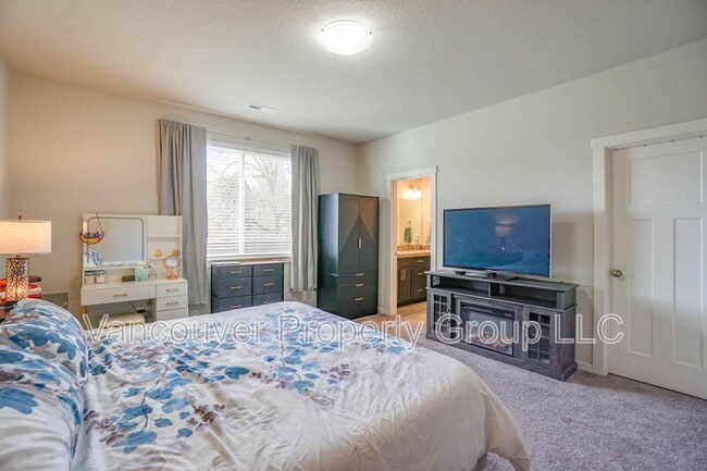 Building Photo - 11812 NE 137th Ave