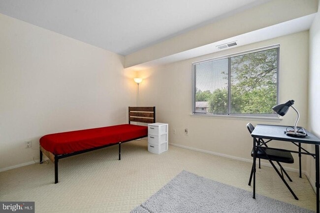 Building Photo - 7984 Audubon Ave