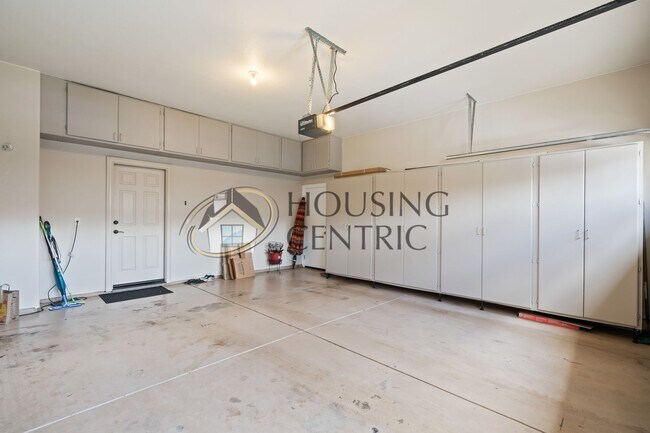 Building Photo - Executive Single Story Rental in Gated Serrano Community!