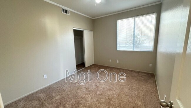 Building Photo - 8431 Newburgh St