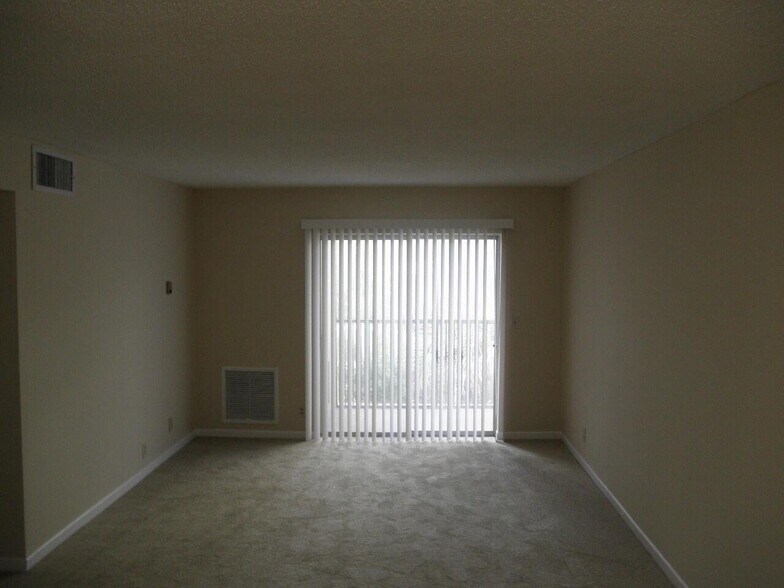 Building Photo - 1601 S Flagler Dr