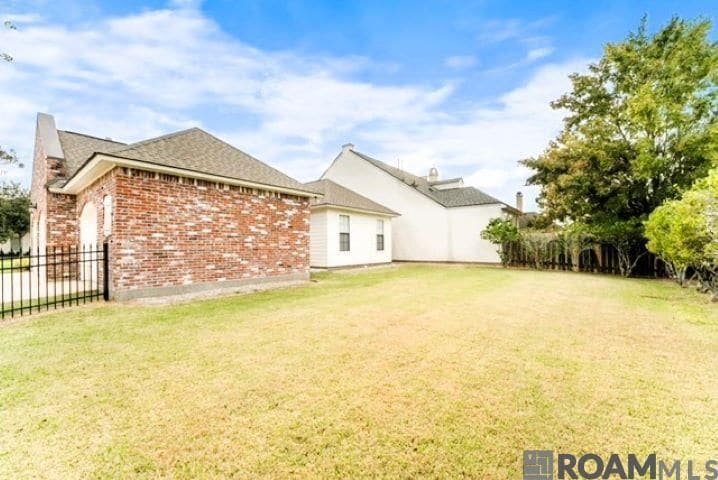 Building Photo - 2904 Rue Dauphine