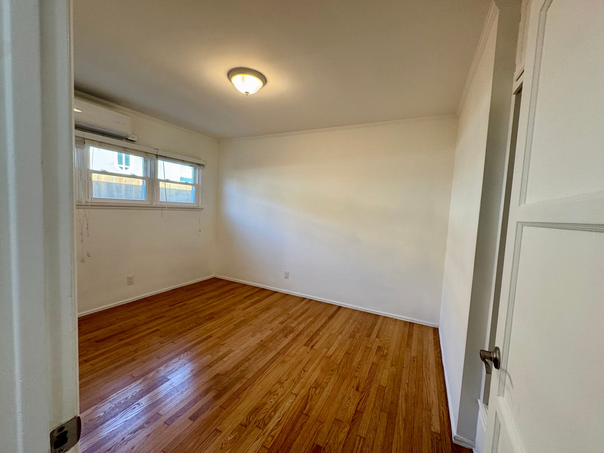 Building Photo - 6122 S Fairfax Ave