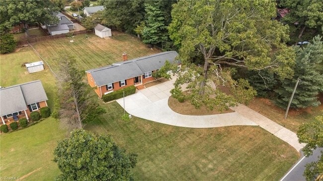 Building Photo - 3303 North Carolina Hwy 150