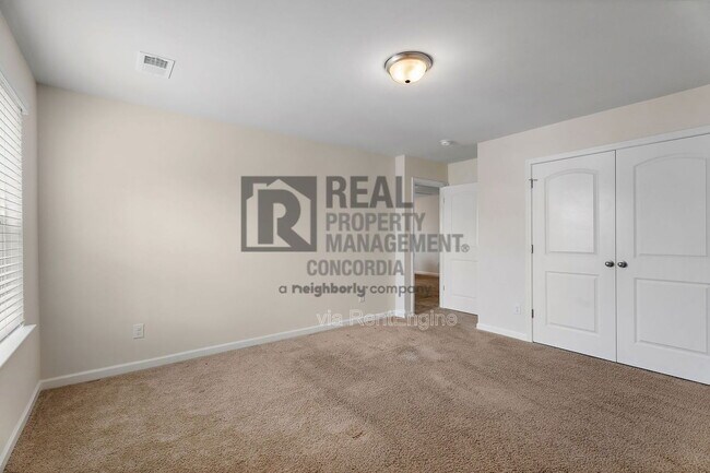 Building Photo - 317 Sportsman Dr