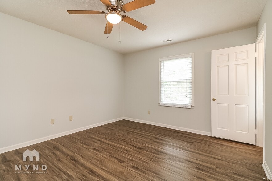 Building Photo - 4812 Kaplan Dr