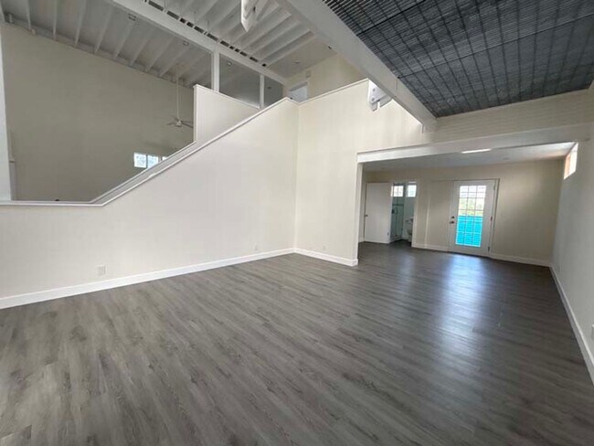 Building Photo - 915 Broadway St