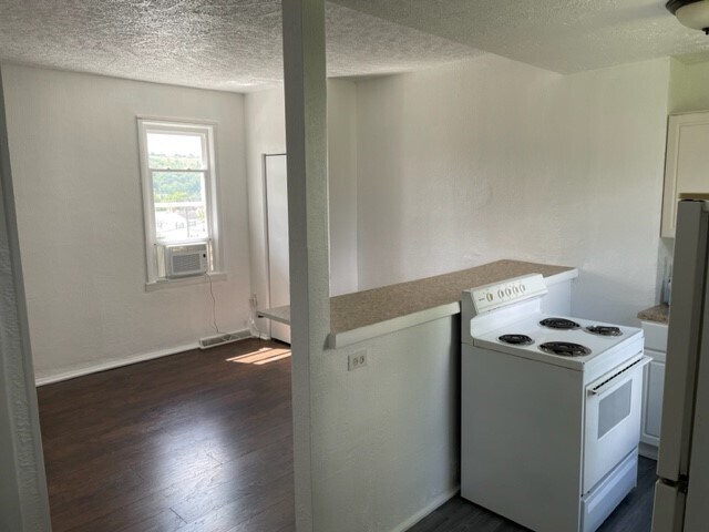 Building Photo - 205 Liberty St