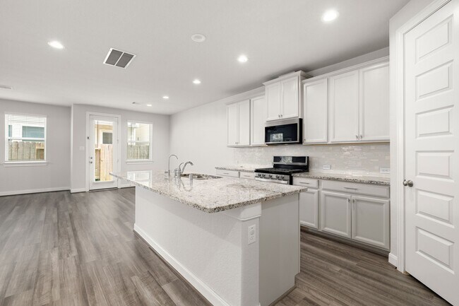 Building Photo - 9914 Brickhouse Dr