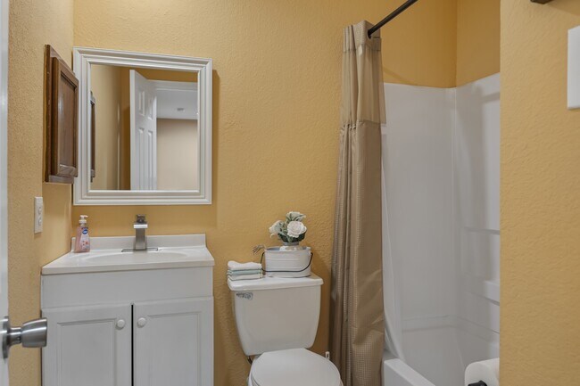 Building Photo - 16122 Taloncrest Dr