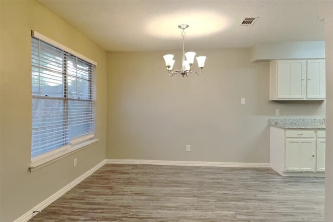 Building Photo - 6915 Renfro Dr