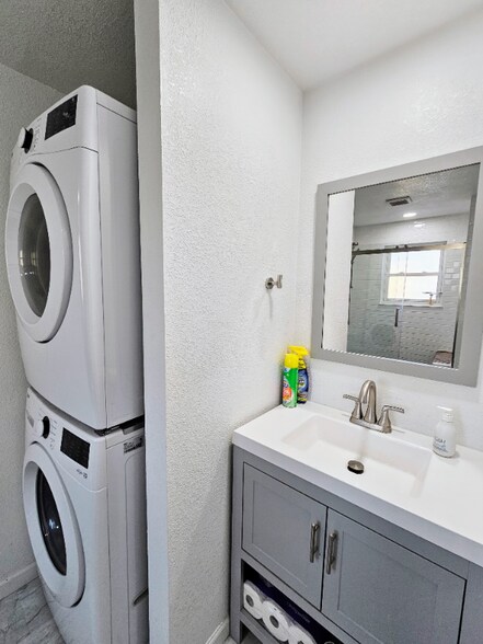 Building Photo - 9210 Meade St