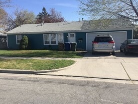 Building Photo - 1315 W Gillespie Ave