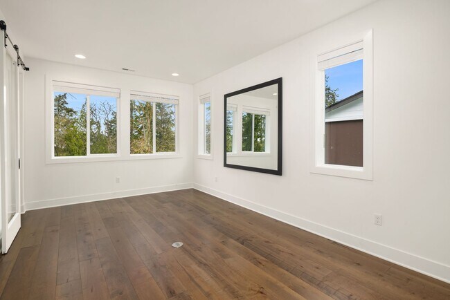 Building Photo - 7967 112th Ln SE