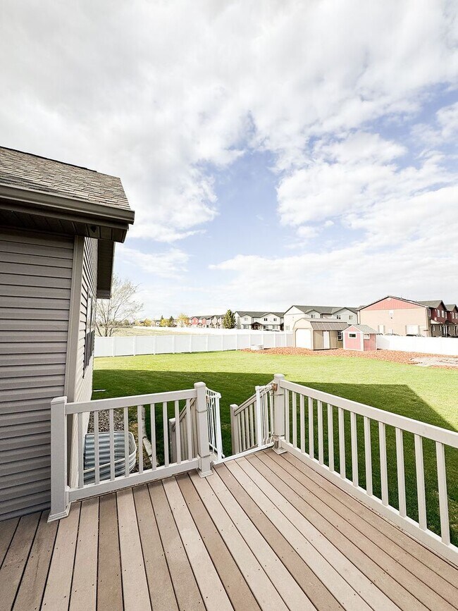 Building Photo - Beautiful Custom Home For Rent In Rexburg!