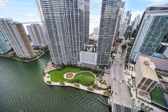 Building Photo - 200 Biscayne Blvd Way