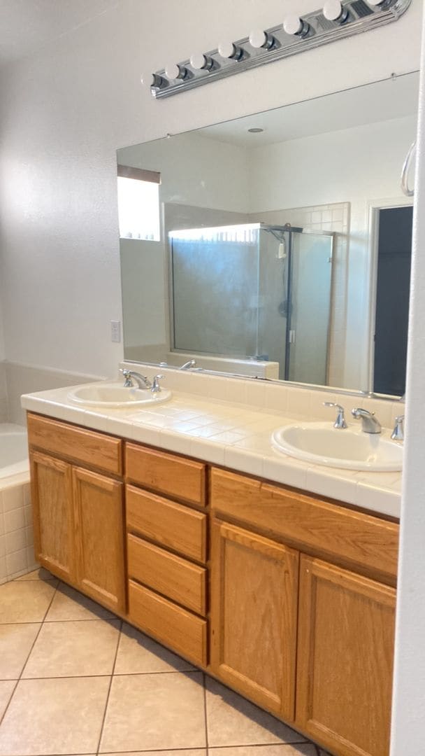 Building Photo - Riverbank